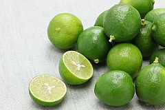 3 raisons pour lesquelles vous devriez appliquer du jus de citron vert sur votre visage