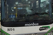 Seize autobus de la SOTRA vandalisés à Abidjan lors de manifestations d’élèves et d’étudiants