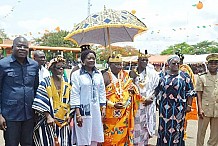 Guiglo: Wê et Baoulé fument le calumet de la paix en présence d'Anne Ouloto, de Mariatou Koné et Amédé Kouakou