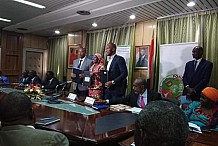Alphabétisation numérique: La Fondation Didier Drogba signe un protocole avec le Ministère de l'éducation Nationale
