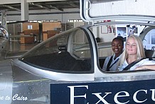 Des adolescents sud-africains construisent un avion et tentent d'aller du Cap au Caire dans cet avion fait maison