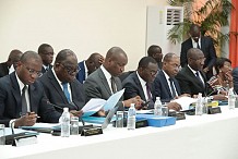 Le gouvernement ivoirien annonce la réédition complète des manuels scolaires contenant des erreurs