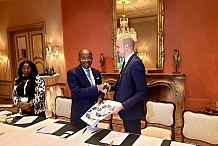 La Côte d’Ivoire signe un partenariat avec le groupe audiovisuel américain Discovery pour la promotion de sa destination