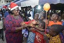 CAVALLY / Arbre de Noël 2019 - Anne Ouloto offre  plus de 5000 cadeaux aux enfants. 