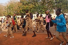 Affrontements entre élèves et policiers à Agboville : 29 individus arrêtés et jetés en prison, 2 mécaniciens armés parmi les élèves