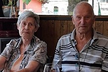 Mariés depuis 60 ans, un couple meurt du coronavirus à 2 heures d'intervalle