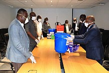 Covid 19- Industrie touristique : Siandou Fofana fait dons de plusieurs de kits de sécurité sanitaire