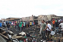Des magasins ravagés par un incendie au grand marché de San-Pedro