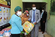 Prévention / Coronavirus : La Ministre Mariatou Koné apporte un appui à trois structures en charge d’enfants vulnérables