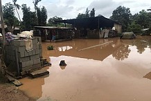 Au moins cinq morts et une personne disparue à Abidjan après une pluie torrentielle