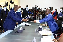 C'est fait ! Ouattara  a déposé officiellement son dossier de candidature à la CEI ce 24 Août