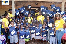 Appui à l’éducation de base à Duékoué / L’Ong HOPE CHARITY offre plus de 600 kits scolaires aux élèves 