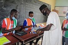 Côte d'Ivoire: ouverture des bureaux de vote pour la présidentielle sur fond de tension