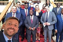 Après leur rapport en faveur du RHDP/ Des observateurs internationaux se prennent en selfie avec Ouattara