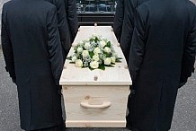 Espagne : une femme morte interdit sa famille à ses funérailles; dresse sa liste d’invités