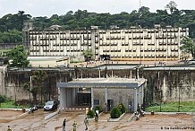 Dix agents pénitentiaires grévistes arrêtés à la prison d'Abidjan (syndicat)