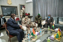 Putsch en Guinée : Nana Akufo-Addo et Alassane Ouattara à Conakry