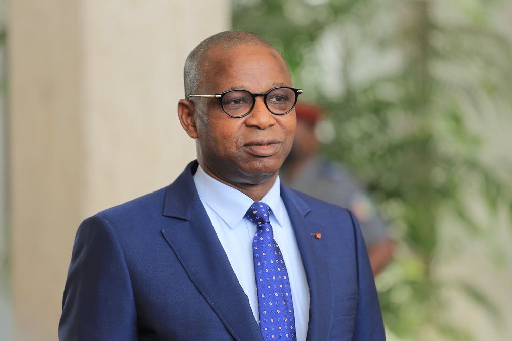 Côte d’Ivoire : le ministre Adama Kamara soulage les élèves du Denguélé