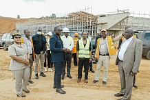 Voie de contournement d’Abidjan Y4 : Le ministre Amédé Kouakou visite le tronçon Boulevard Mitterrand-stade d’Ébimpé