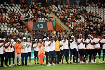 Côte d'Ivoire/CAN 2023: les Éléphants présentent leur trophée au peuple ivoirien au Felicia après une parade à Abidjan