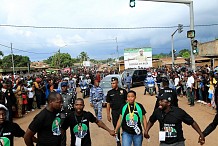 La dépouille de feu Konan Bédié accueillie à Daoukro sous une pluie battante, la cérémonie traditionnelle reportée