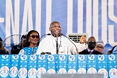 Fête de la Renaissance du PPA-CI à Dabou : « Quand vous voyez une commission qui boîte, il faut la combattre » (Gbagbo) Fête de la Renaissance du PPA-CI à Dabou : « Quand vous voyez une commission qui boîte, il faut la combattre » (Gbagbo)