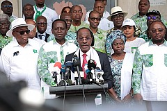 Présidentielle 2025 : Le PDCI-RDA dépose la candidature de Tidjane Thiam Présidentielle 2025 : Le PDCI-RDA dépose la candidature de Tidjane Thiam