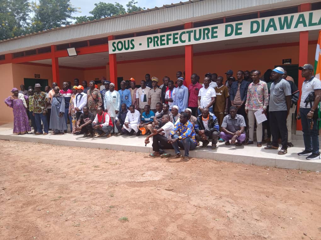 Exploitation minière en Côte d’Ivoire : le sous-préfet de Diawala et la FECOMCI appellent la jeunesse à se regrouper en coopérative 