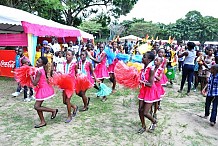 Spectacle et magie  à Abidjan : La jeunesse et les tout-petits dans les rues pour les  arts
