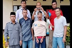 Indonésie: Un homme en colère attaque une mosquée et détruit ses haut-parleurs Indonésie: Un homme en colère attaque une mosquée et détruit ses haut-parleurs