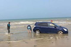 Ils voulaient voir la mer d'un peu trop près