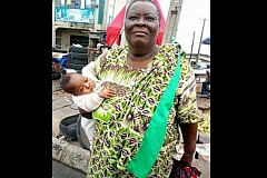 Nigeria: Agée de 62 ans, elle accouche de son premier enfant après 7 ans de grossesse Nigeria: Agée de 62 ans, elle accouche de son premier enfant après 7 ans de grossesse