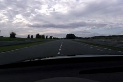 Belgique / Il filme son crash à 200 km/h à Chimay: il s'en sort miraculeusement (Vidéo)