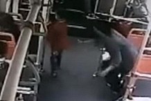 Une agression d'une violence inouïe : il tabasse un enfant de 7 ans dans un bus