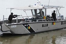Cameroun: 34 disparus après le naufrage d'un navire de l'armée