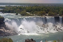 Un petit garçon survit après être tombé dans les Chutes du Niagara