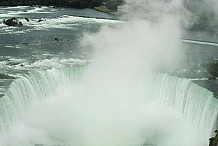 Chutes du Niagara: Il survit une fois au plongeon de la mort... pas deux