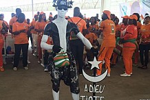 Côte d'Ivoire : un millier de personnes accueillent le corps de Cheick Tioté
