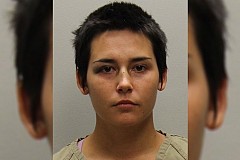 Une maman surprend une cambrioleuse en train de préparer un bain à son fils de 2 ans Une maman surprend une cambrioleuse en train de préparer un bain à son fils de 2 ans