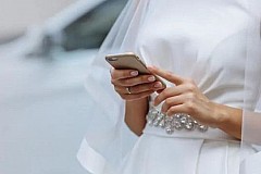 Australie : Elle lit les textos de son fiancé infidèle devant l'autel pendant le mariage