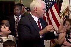 Tenace, cet enfant obtient des excuses du vice-président américain Tenace, cet enfant obtient des excuses du vice-président américain
