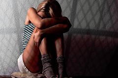 Une femme suspectée d'avoir organisé les viols de ses enfants Une femme suspectée d'avoir organisé les viols de ses enfants