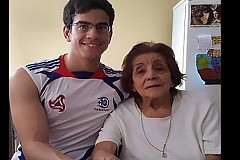 Un homme de 25 ans épouse sa grand-tante de 91 ans Un homme de 25 ans épouse sa grand-tante de 91 ans