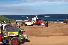 Australie: Mordu par un requin, il arrive à rejoindre le rivage Australie: Mordu par un requin, il arrive à rejoindre le rivage