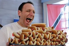 72 hot-dogs en 10 mn: il réédite son exploit