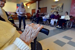 Amis d’enfance, ils se retrouvent 74 ans après en maison de retraite