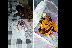 Insolite/Nigeria: elle accouche d’un garçon, 3 mois après avoir donné naissance à des jumeaux Insolite/Nigeria: elle accouche d’un garçon, 3 mois après avoir donné naissance à des jumeaux