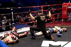 Deux combattants de Muay Thaï se mettent KO en même temps (vidéo)