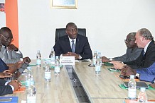 Le ministre Souleymane Diarrassouba installe le Comité technique du CNLVC
