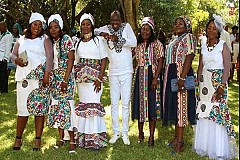 Afrique du Sud : un homme épouse 6 femmes le même jour (photos) Afrique du Sud : un homme épouse 6 femmes le même jour (photos)